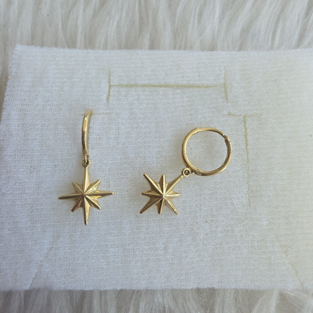 ARRACADAS PAR ORO 14 K 1.4 GRMS (SEMINUEVO)