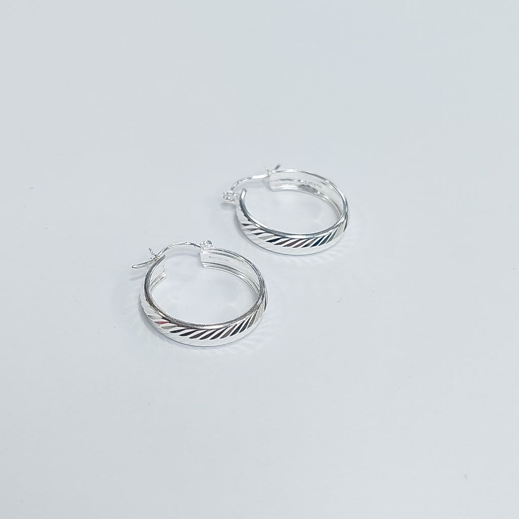 PAR ARRACADAS FACETADAS PLATA .925 2.3 GR (NUEVO)