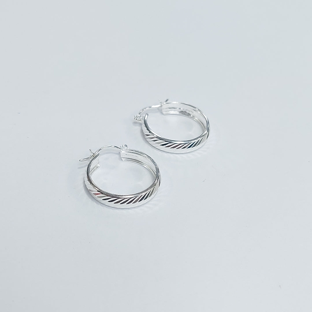 PAR ARRACADAS FACETADAS PLATA .925 2.3 GR (NUEVO)