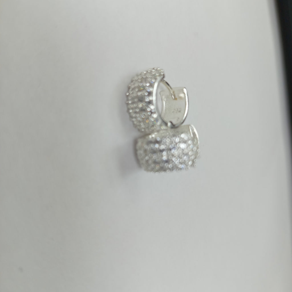 HUGGIES C/CIRCONIAS PLATA .925 5.6 GR (NUEVO)