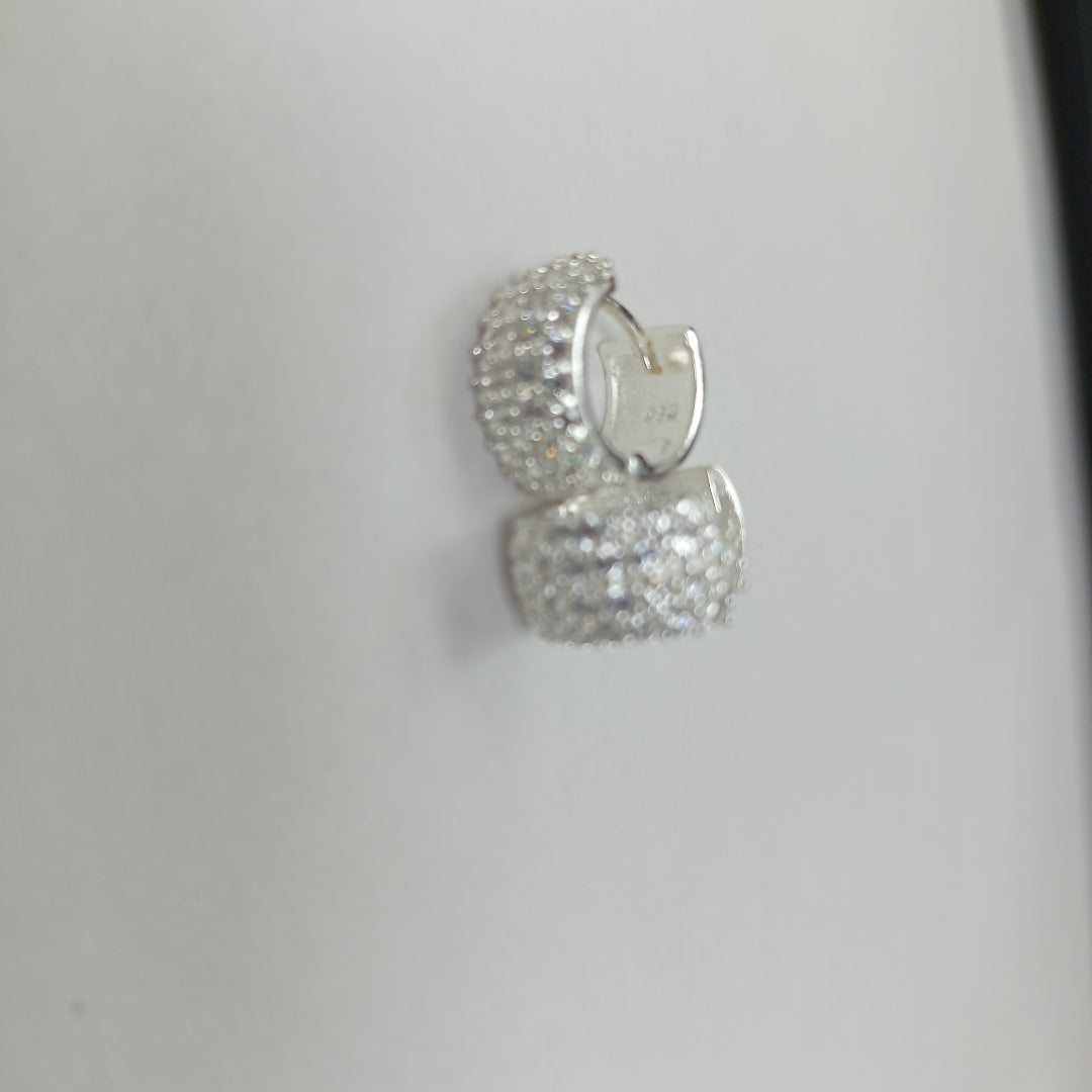 HUGGIES C/CIRCONIAS PLATA .925 5.6 GR (NUEVO)