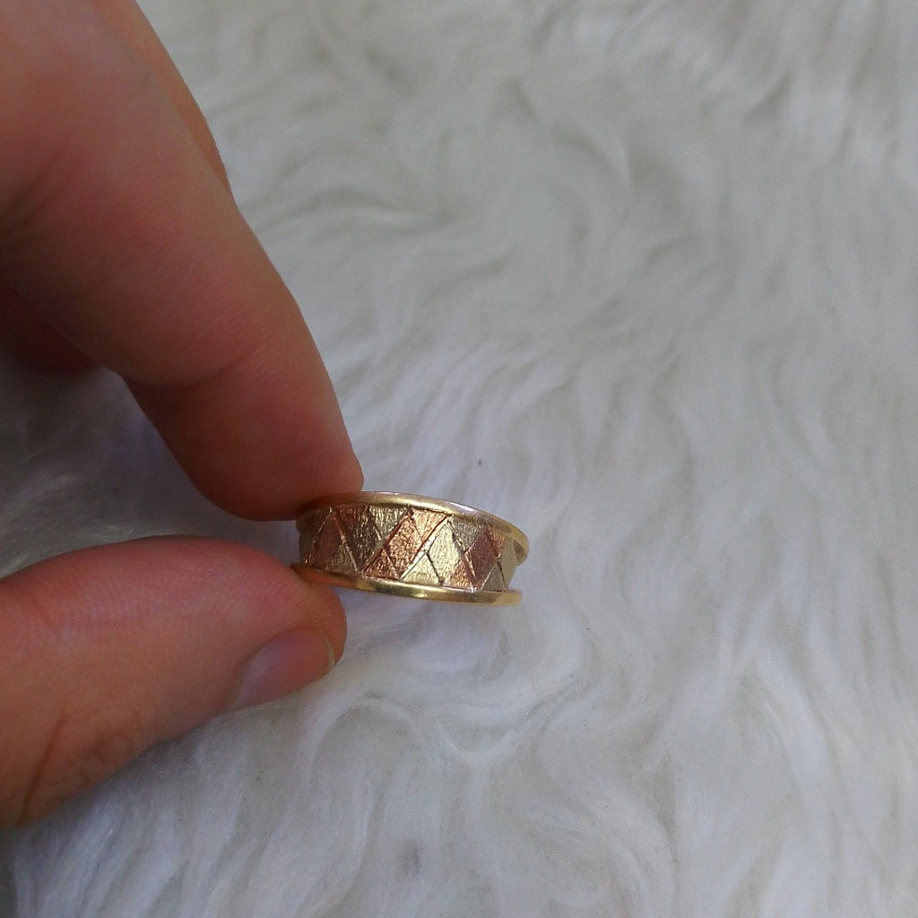 ANILLITO ORO, RODIADO 10 K 3.1 GRMS (SEMINUEVO)
