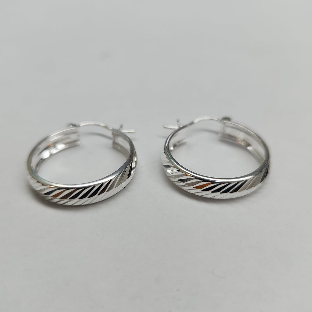 PAR ARRACADAS FACETADAS PLATA .925 2.3 GR (NUEVO)