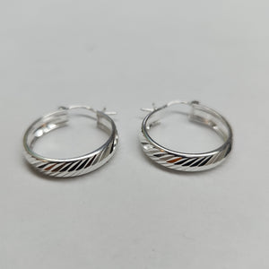 PAR ARRACADAS FACETADAS PLATA .925 2.3 GR (NUEVO)