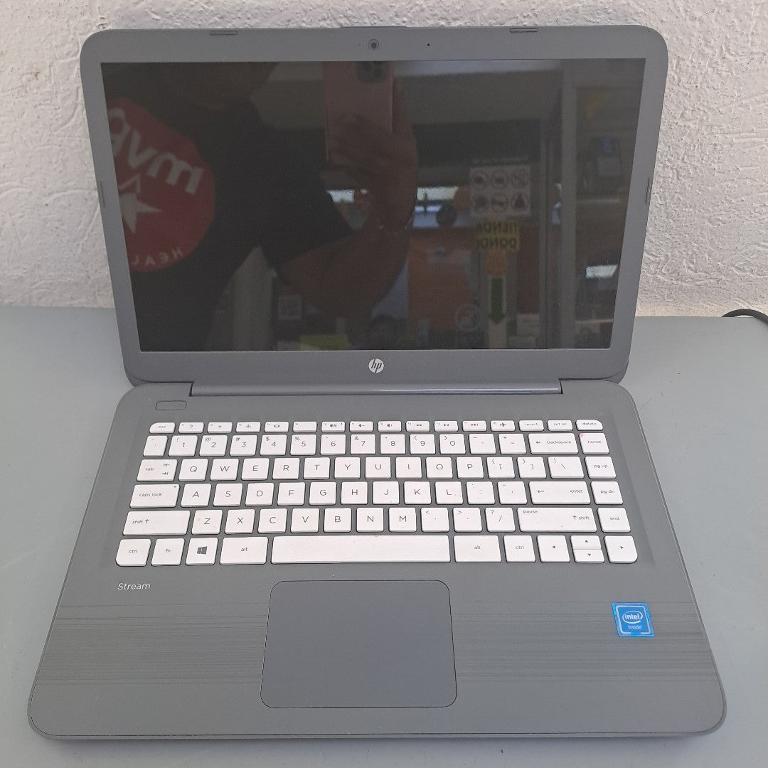 LAPTOP HP STREAM 14-CB012DX (2018) 64 GB SSD 4 GB RAM (SEMINUEVO)
