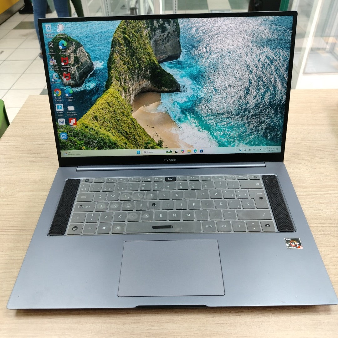 LAPTOP HUAWEI MATEBOOK D16 HVY-WAP9 (2022) 512 GB SSD 16 GB RAM (SEMINUEVO)