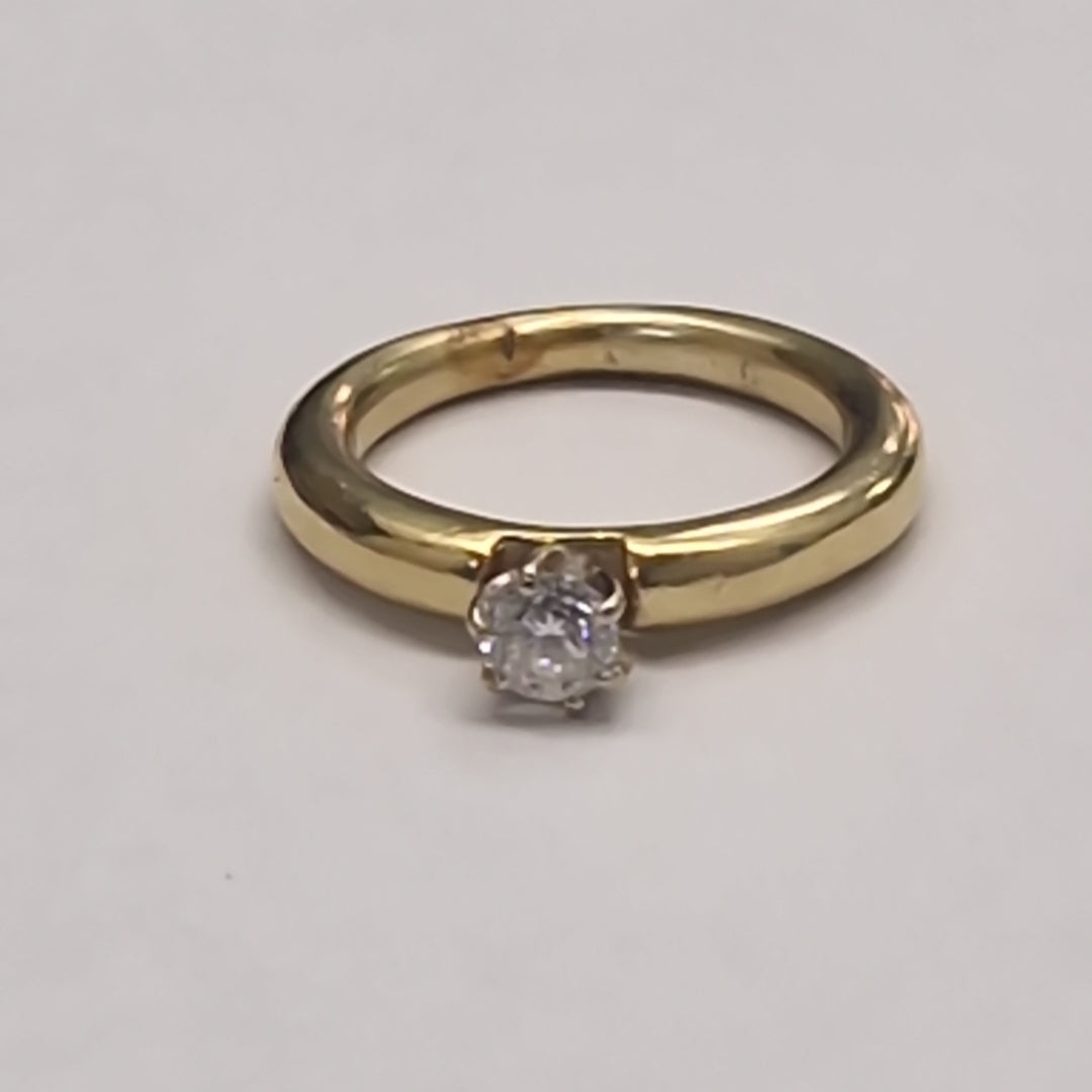 SOLITARIO ORO 14 K 4.3 GRMS (SEMINUEVO)