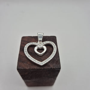 DIJE CORAZON C/CIRCONIAS PLATA .925 2.7 GR (NUEVO)