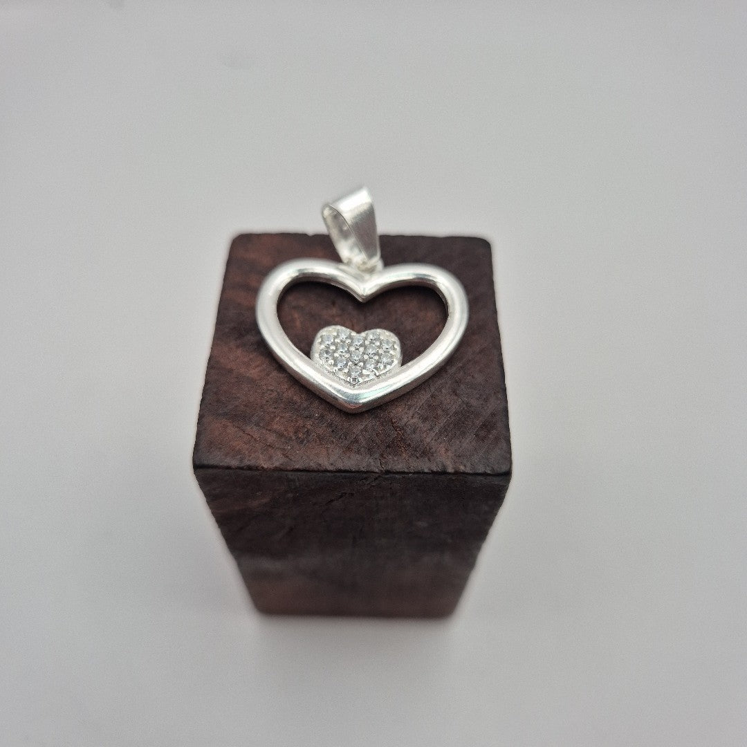 DIJE CORAZON C/CIRCONIAS PLATA .925 2.5 GR (NUEVO)