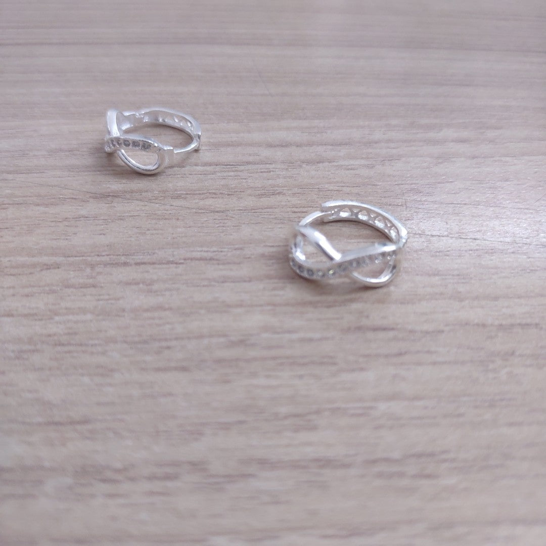 HUGGIES INFINITO CIRCONIAS PLATA .925 2.4 GR (NUEVO)