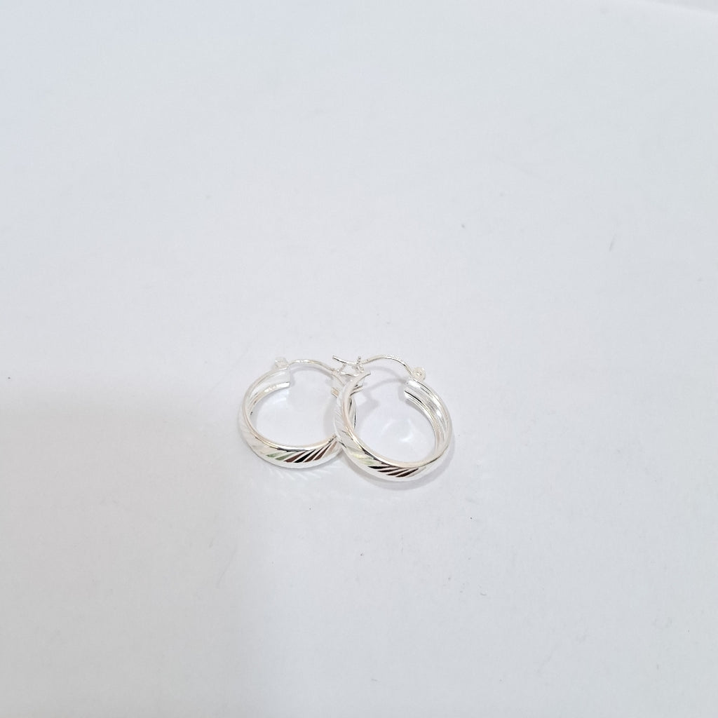 PAR ARRACADAS LABRADAS PLATA .925 2.2 GR (NUEVO)