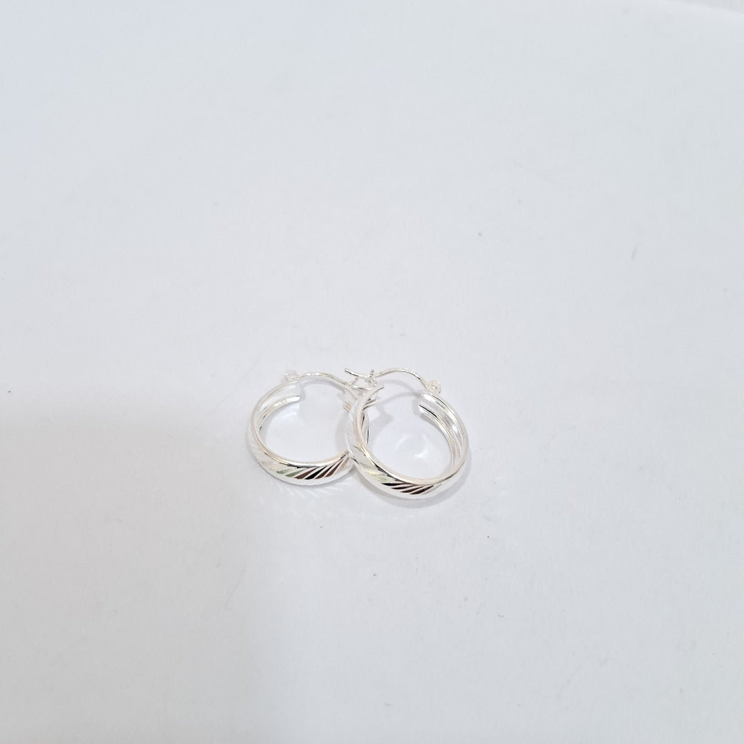 PAR ARRACADAS LABRADAS PLATA .925 2.2 GR (NUEVO)