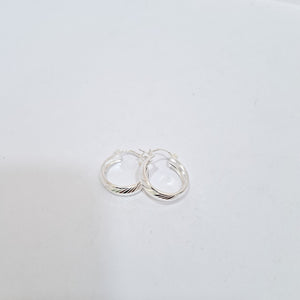 PAR ARRACADAS LABRADAS PLATA .925 2.2 GR (NUEVO)
