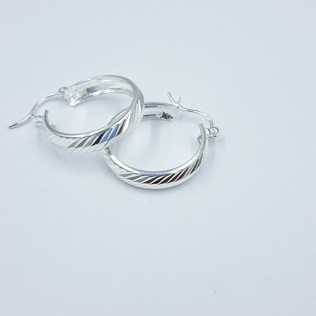 PAR ARRACADAS FACETADAS PLATA .925 2.3 GR (NUEVO)