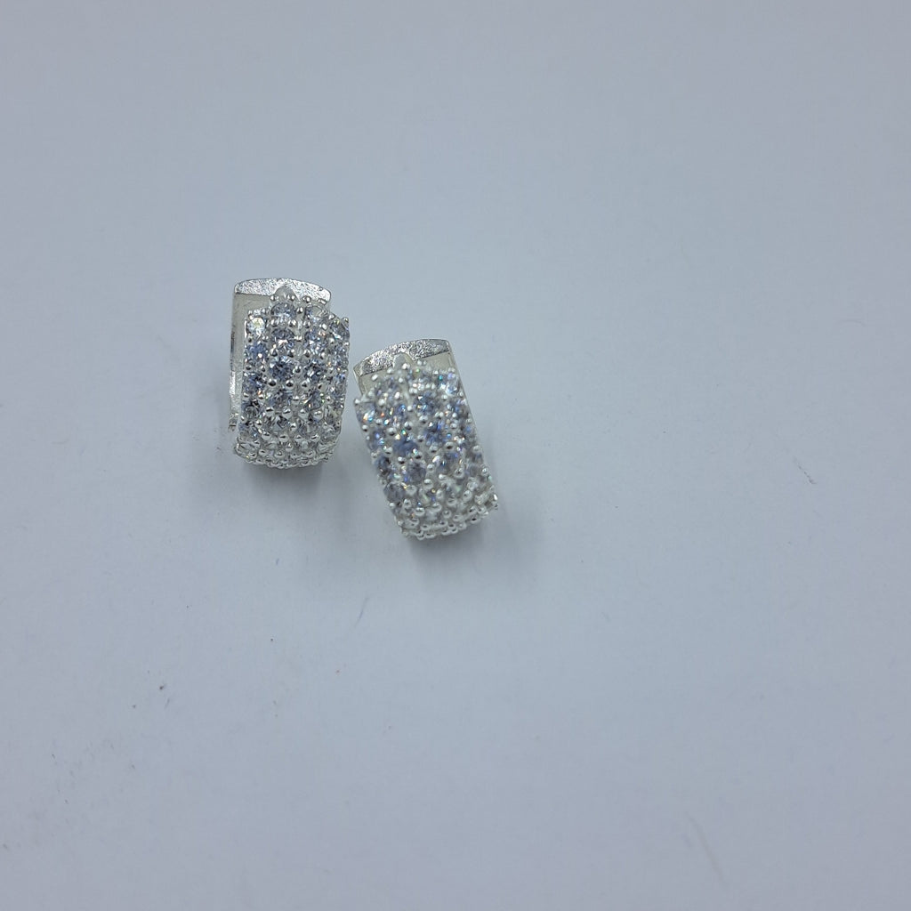 HUGGIES C/CIRCONIAS PLATA .925 5.5 GR (NUEVO)