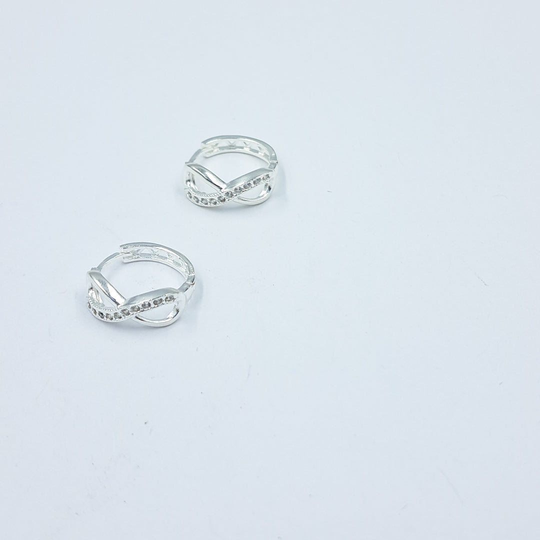 HUGGIES INFINITO CIRCONIAS PLATA .925 2.3 GR (NUEVO)