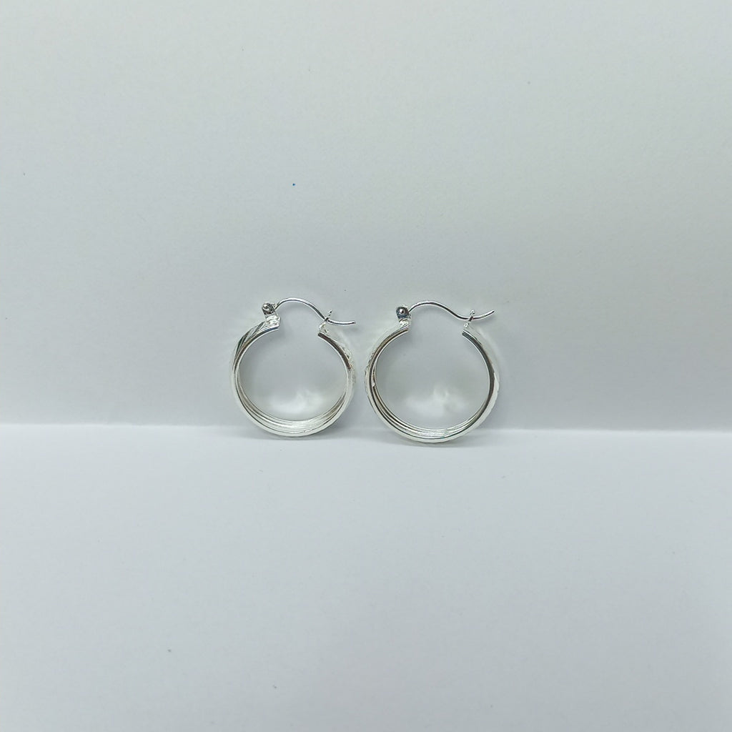 PAR ARRACADAS LABRADAS PLATA .925 2.4 GR (NUEVO)
