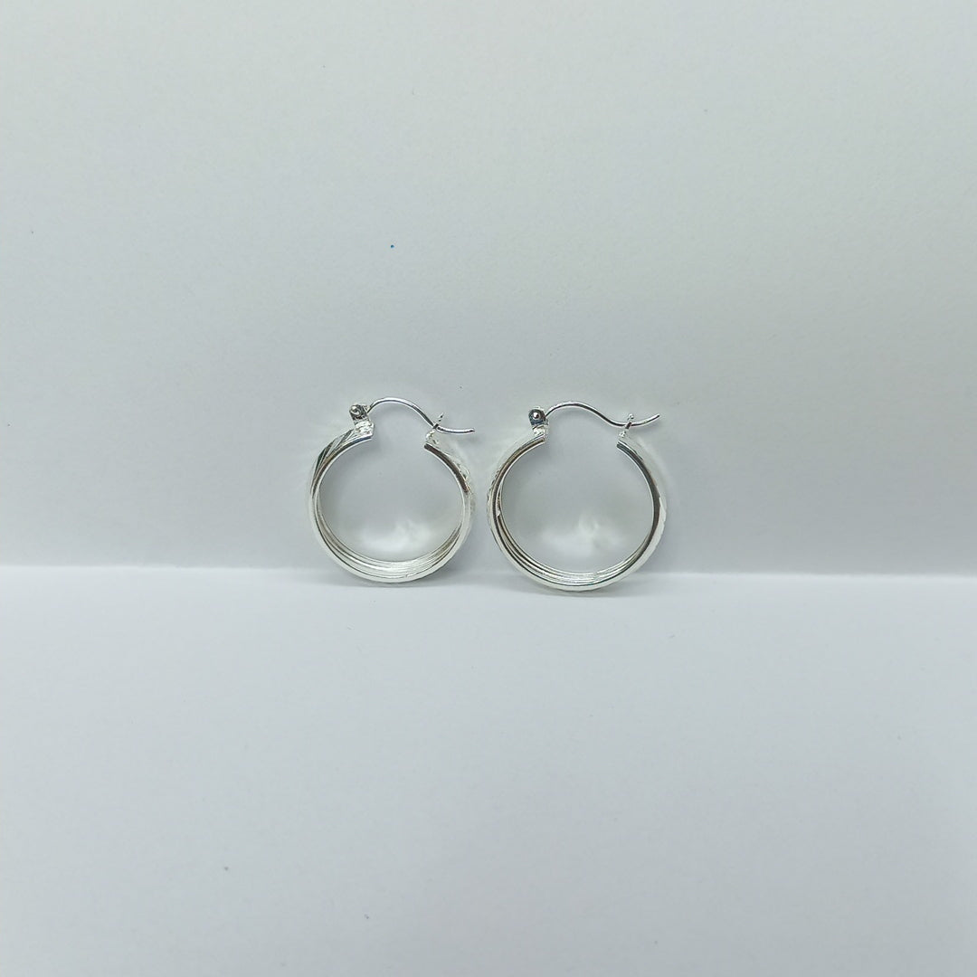 PAR ARRACADAS LABRADAS PLATA .925 2.4 GR (NUEVO)