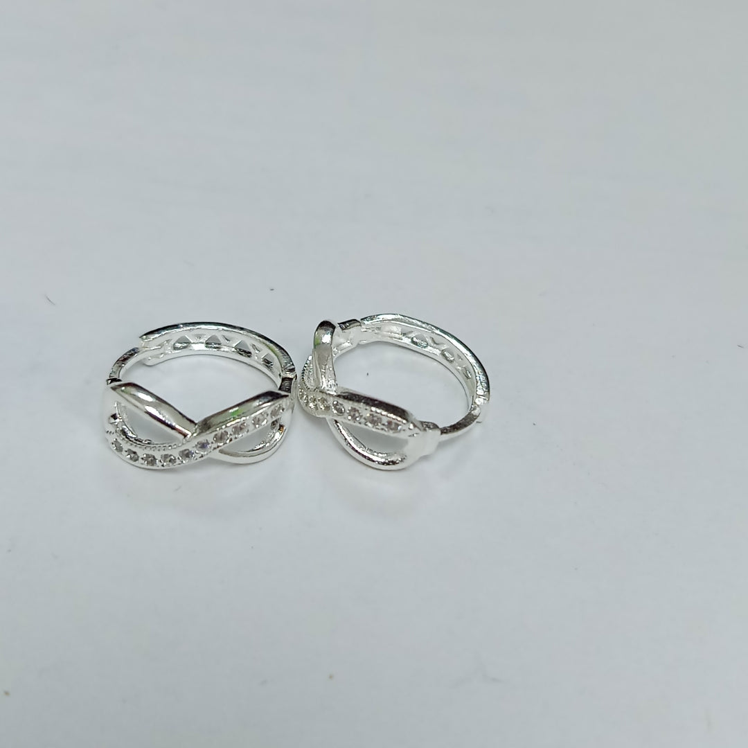 HUGGIES INFINITO CIRCONIAS PLATA .925 2.4 GR (NUEVO)