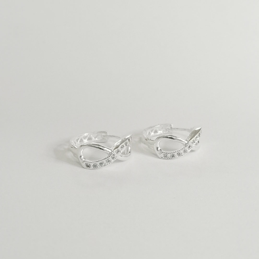 HUGGIES INFINITO CIRCONIAS PLATA .925 2.4 GR (NUEVO)