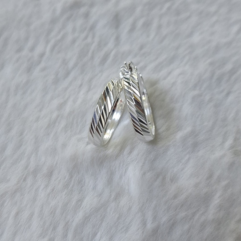PAR ARRACADAS LABRADAS PLATA .925 2.4 GR (NUEVO)