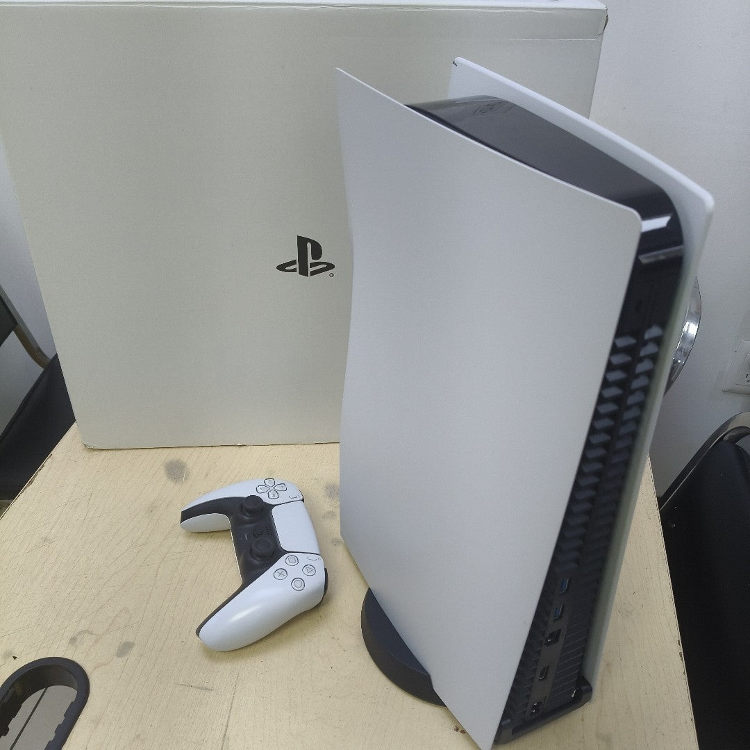 CONSOLA DE VIDEOJUEGO SONY PS5 825 SSD (SEMINUEVO)