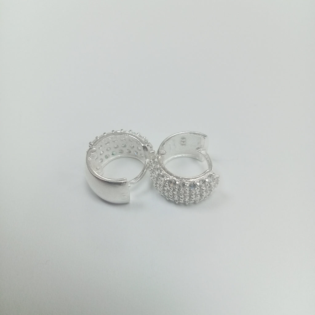 HUGGIES C/CIRCONIAS PLATA .925 5.4 GR (NUEVO)