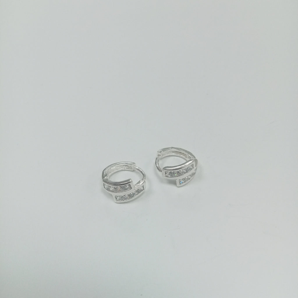 HUGGIES CIRCONIAS PLATA .925 1.9 GR (NUEVO)
