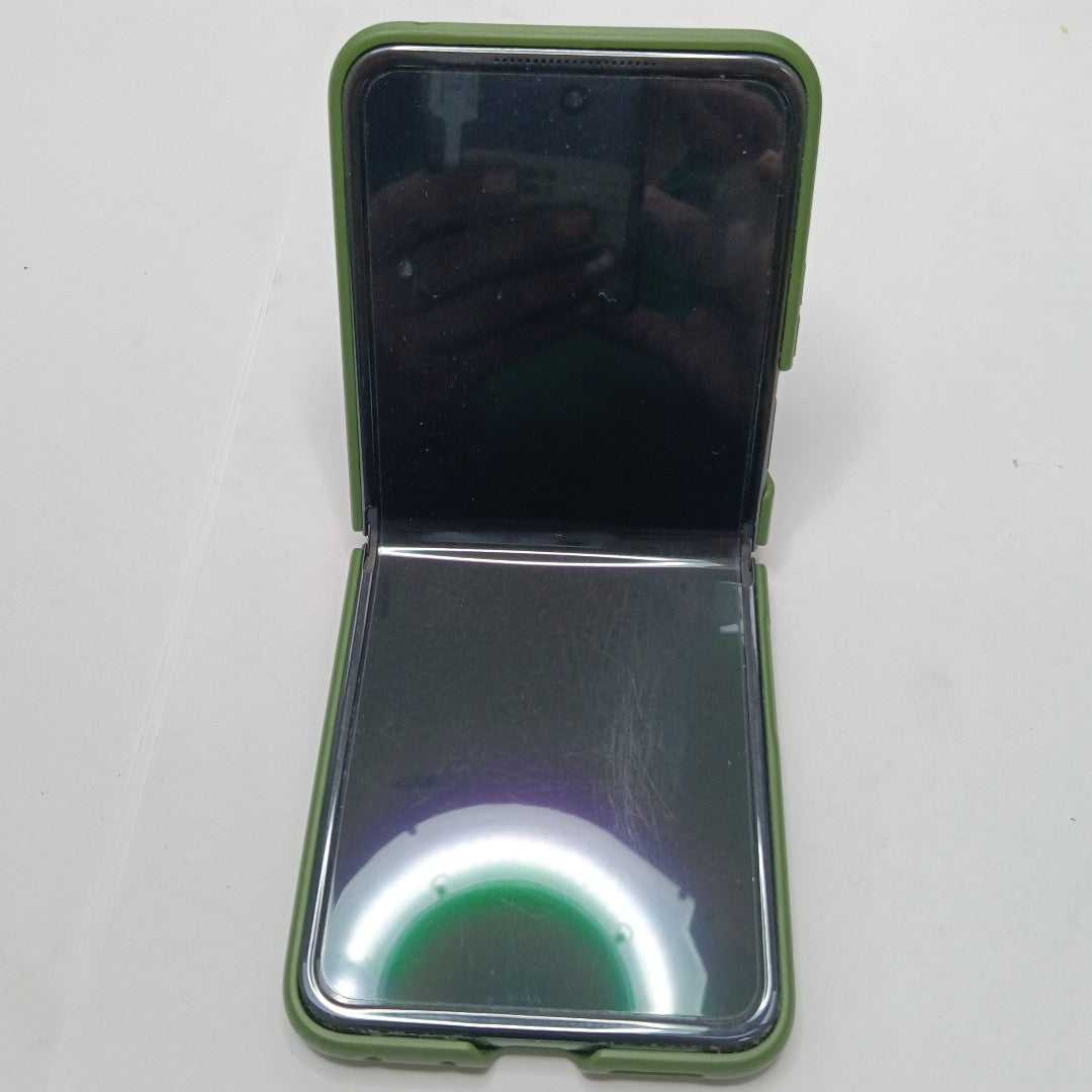 CELULAR MOTOROLA RAZR 50 ULTRA XT2451-3 (2024) 512 GB 12 GB RAM (SEMINUEVO)