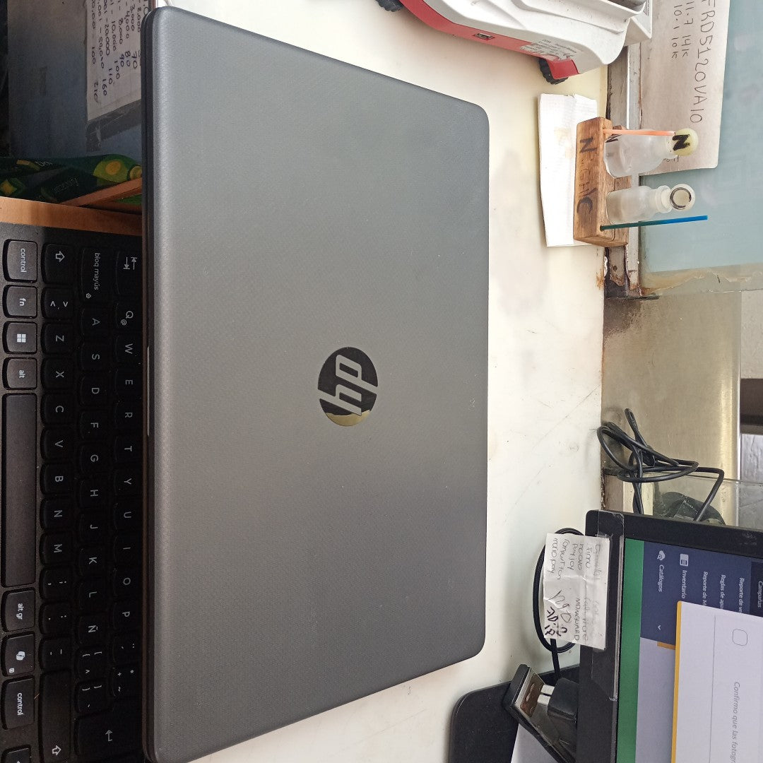 LAPTOP HP 255 G9 (2024) 512 GB SSD 8 GB RAM (SEMINUEVO)