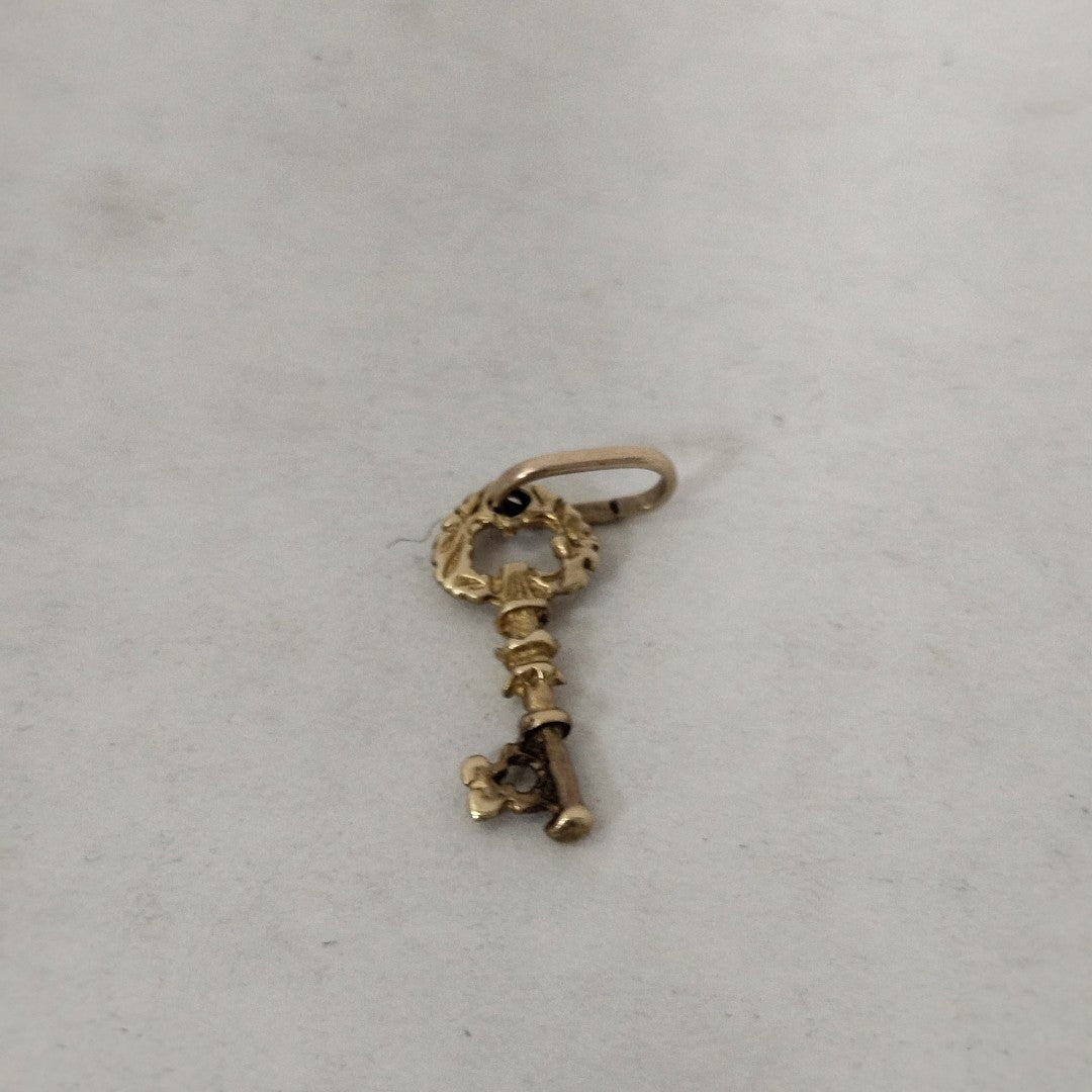 DIJE ORO 10 K 0.7 GRMS (SEMINUEVO)