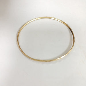 PULSERA RIGIDA ORO 14 K 2.3 GRMS (SEMINUEVO)