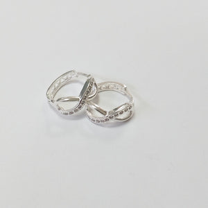HUGGIES INFINITO CIRCONIAS PLATA .925 2.4 GR (NUEVO)