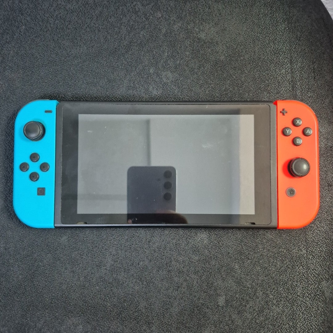 CONSOLA DE VIDEOJUEGO NINTENDO SWITCH 1.1 32 GB (SEMINUEVO)