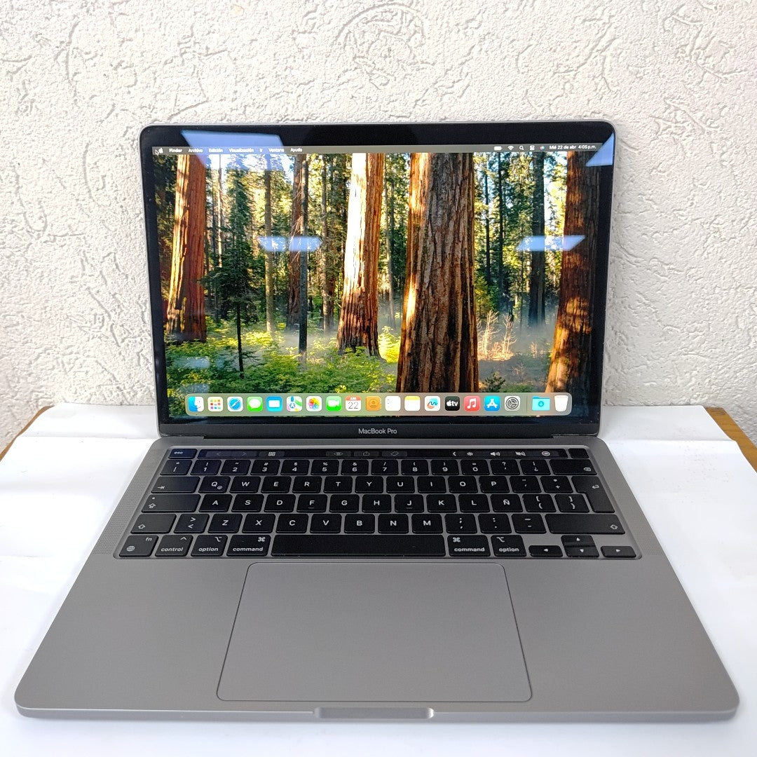 LAPTOP APPLE MACBOOK PRO 13" 2022 3.49 A2338 256 GB SSD 8 GB RAM (SEMINUEVO)