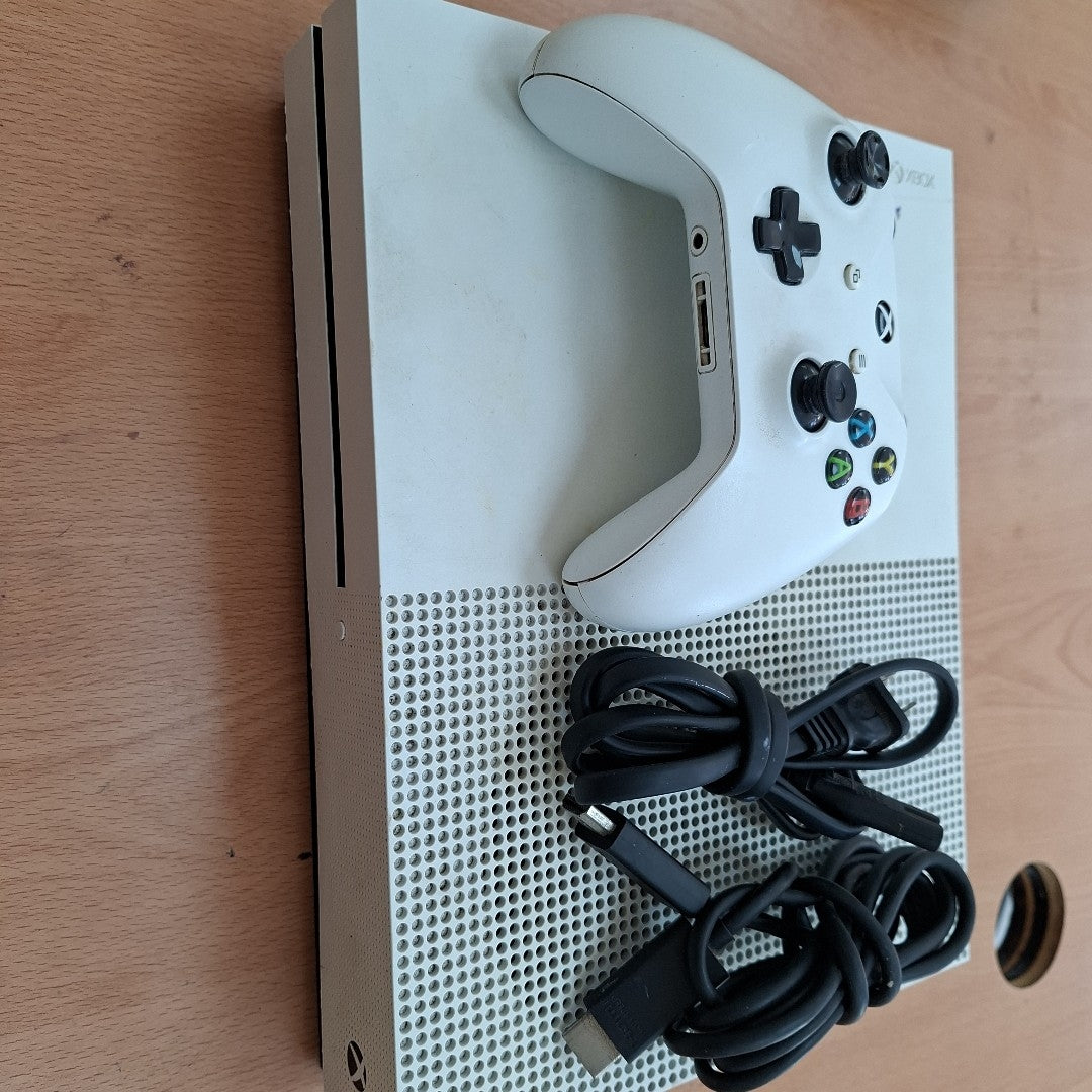 CONSOLA DE VIDEOJUEGO MICROSOFT XBOX ONE S 1 TB (SEMINUEVO)