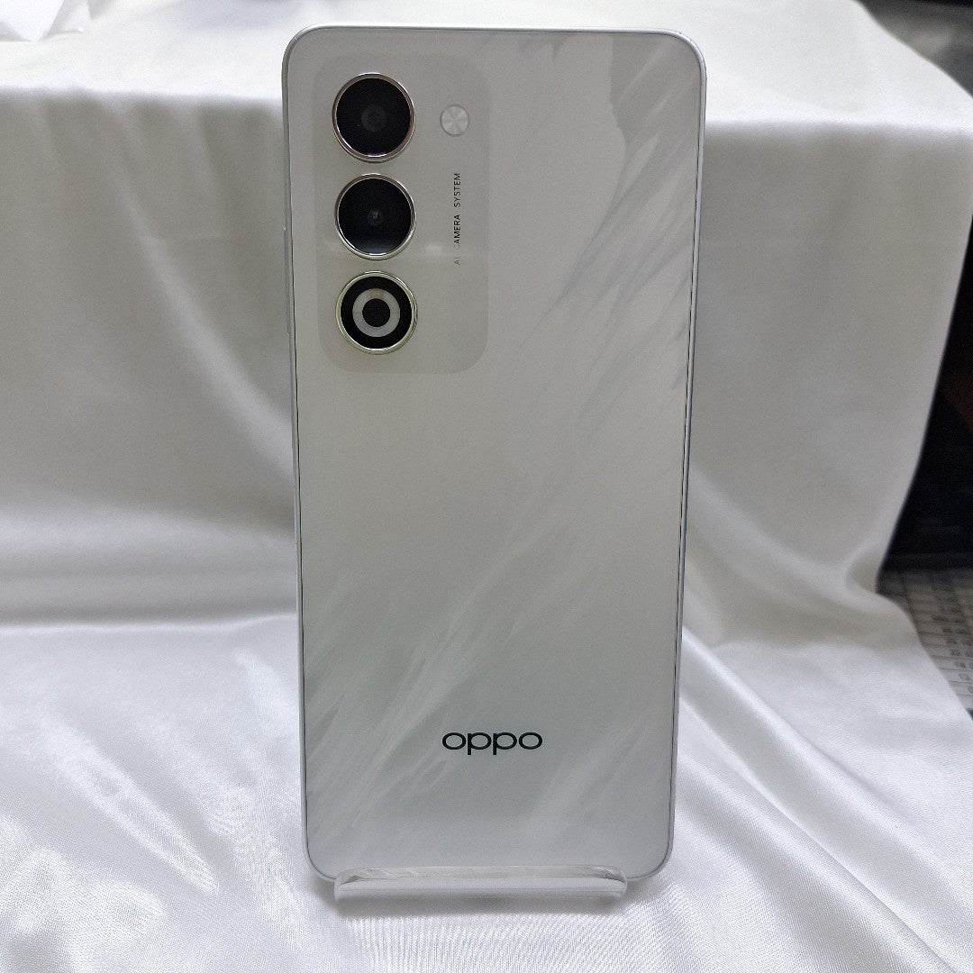 CELULAR OPPO  A5 CPH2727 (2025) 256 GB 4 GB RAM (SEMINUEVO)