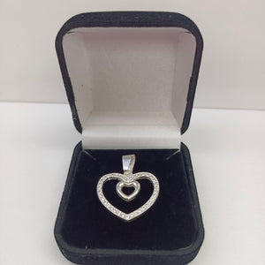 DIJE CORAZON C/CIRCONIAS PLATA .925 2.7 GR (NUEVO)