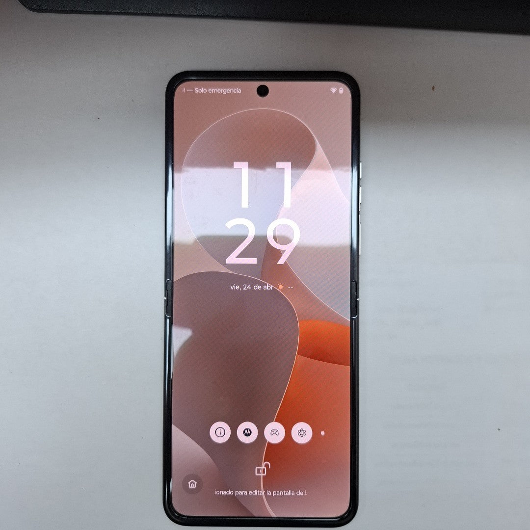 CELULAR MOTOROLA RAZR 60 XT2553-1 (2025) 512 GB 12 GB RAM (SEMINUEVO)