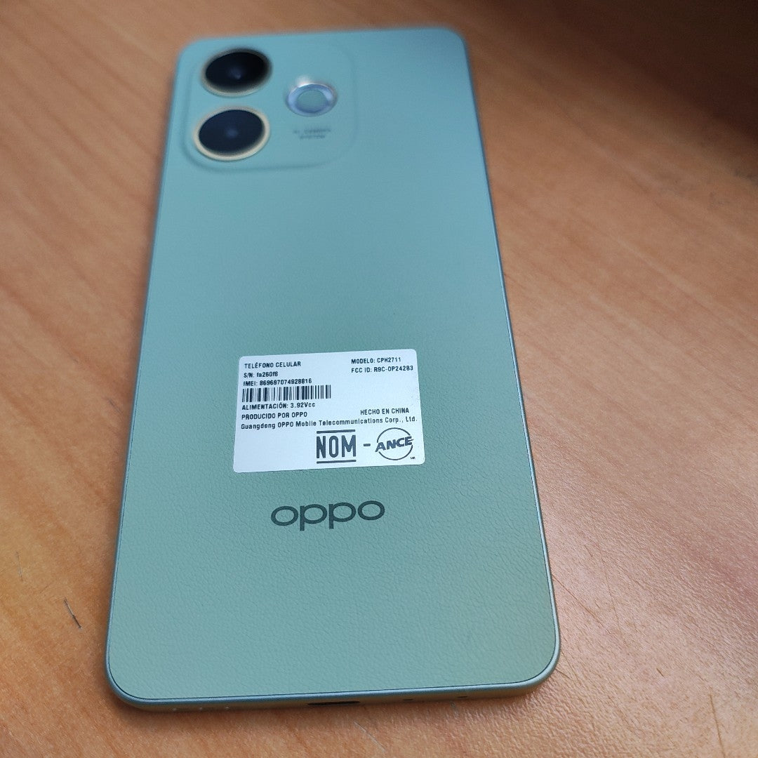 CELULAR OPPO  A5 PRO CPH2711 (2025) 256 GB 8 GB RAM (SEMINUEVO)