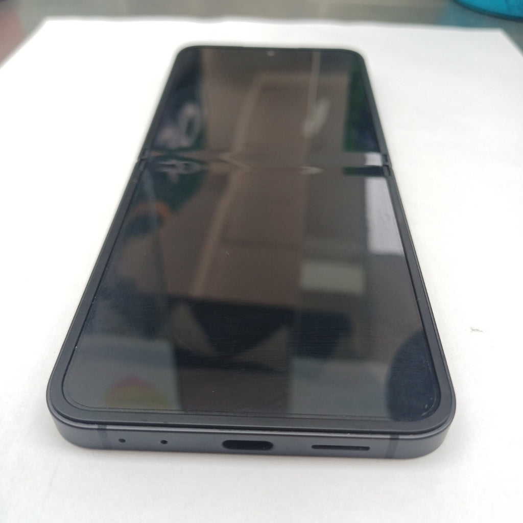 CELULAR SAMSUNG GALAXY Z FLIP6 SM-F741B (2024) 512 GB 12 GB RAM (SEMINUEVO)