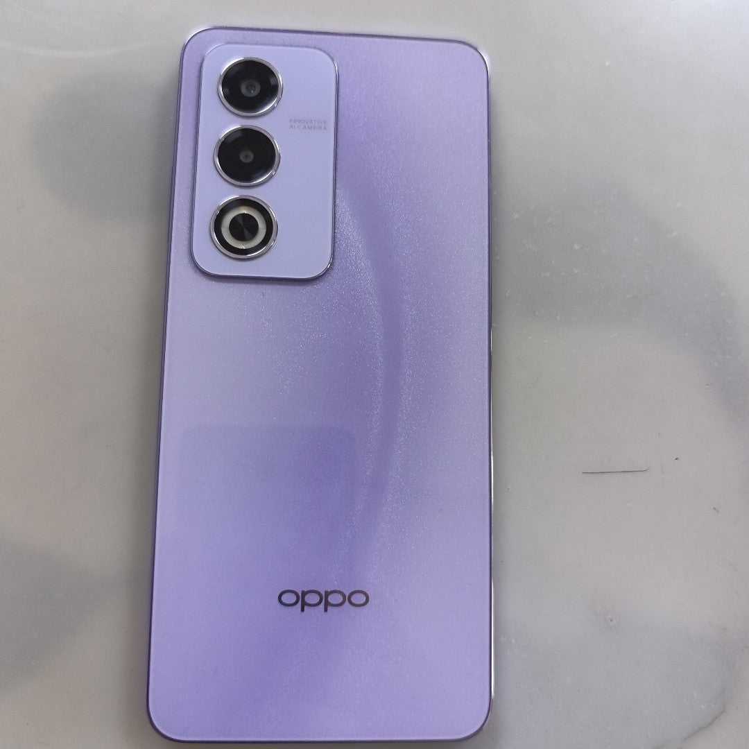 CELULAR OPPO  A80 5G CPH2639 (2024) 256 GB 8 GB RAM (SEMINUEVO)