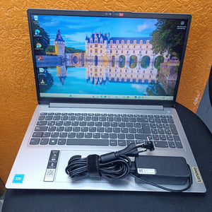 LAPTOP LENOVO IDEAPAD 1 15IGL7 (2024) 256 GB SSD 8 GB RAM (SEMINUEVO)
