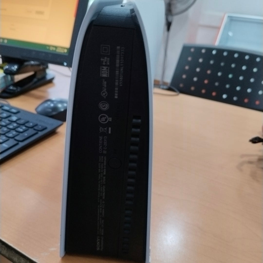 CONSOLA DE VIDEOJUEGO SONY PS5 DIGITAL 825 SSD (SEMINUEVO)