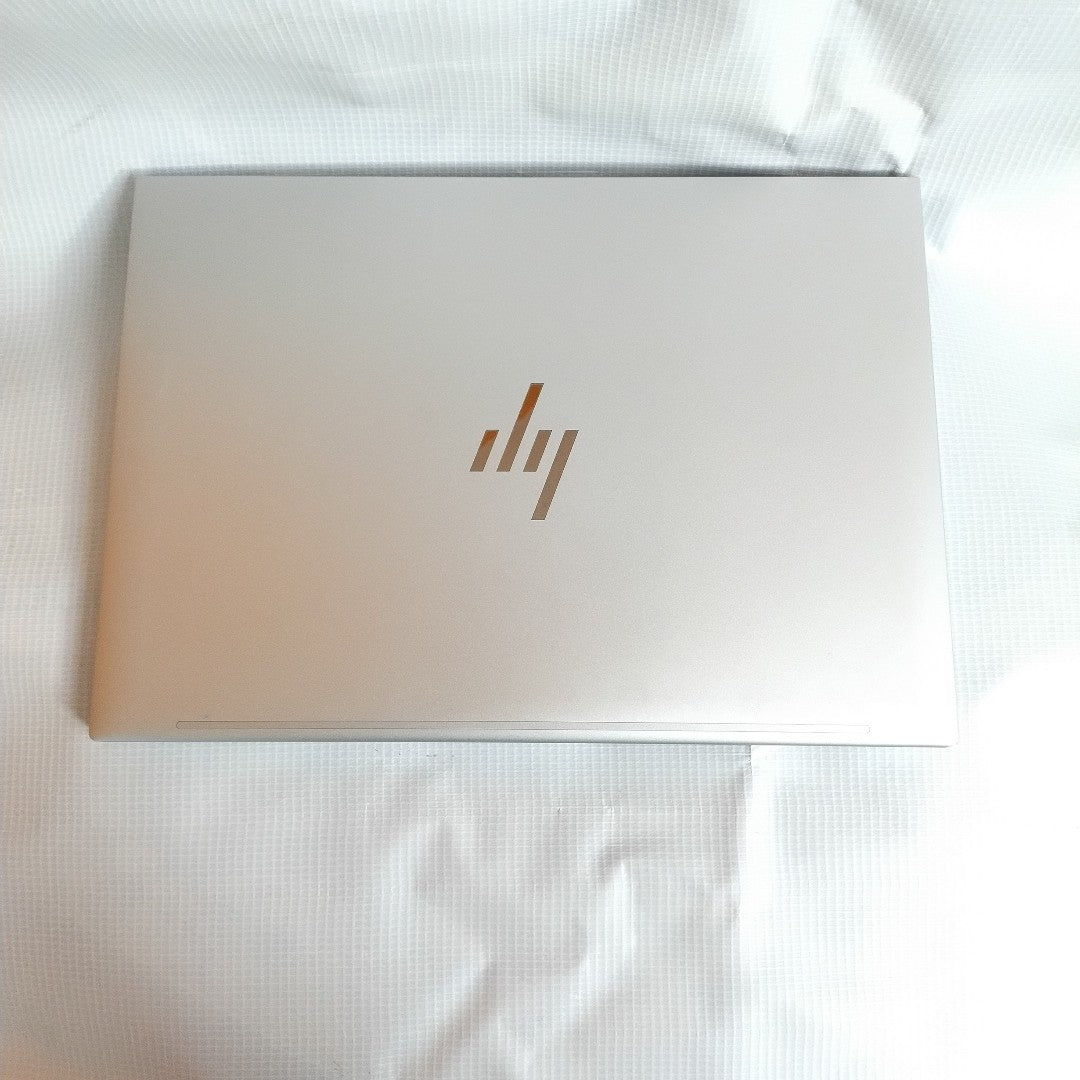 LAPTOP HP ELITEBOOK 840 G9 (2024) 256 GB SSD 16 GB RAM (SEMINUEVO)