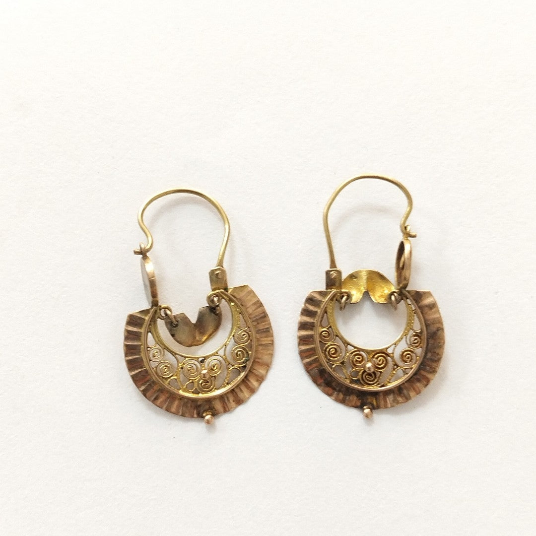 ARETES PAR ORO 8 K 1.9 GRMS (SEMINUEVO)