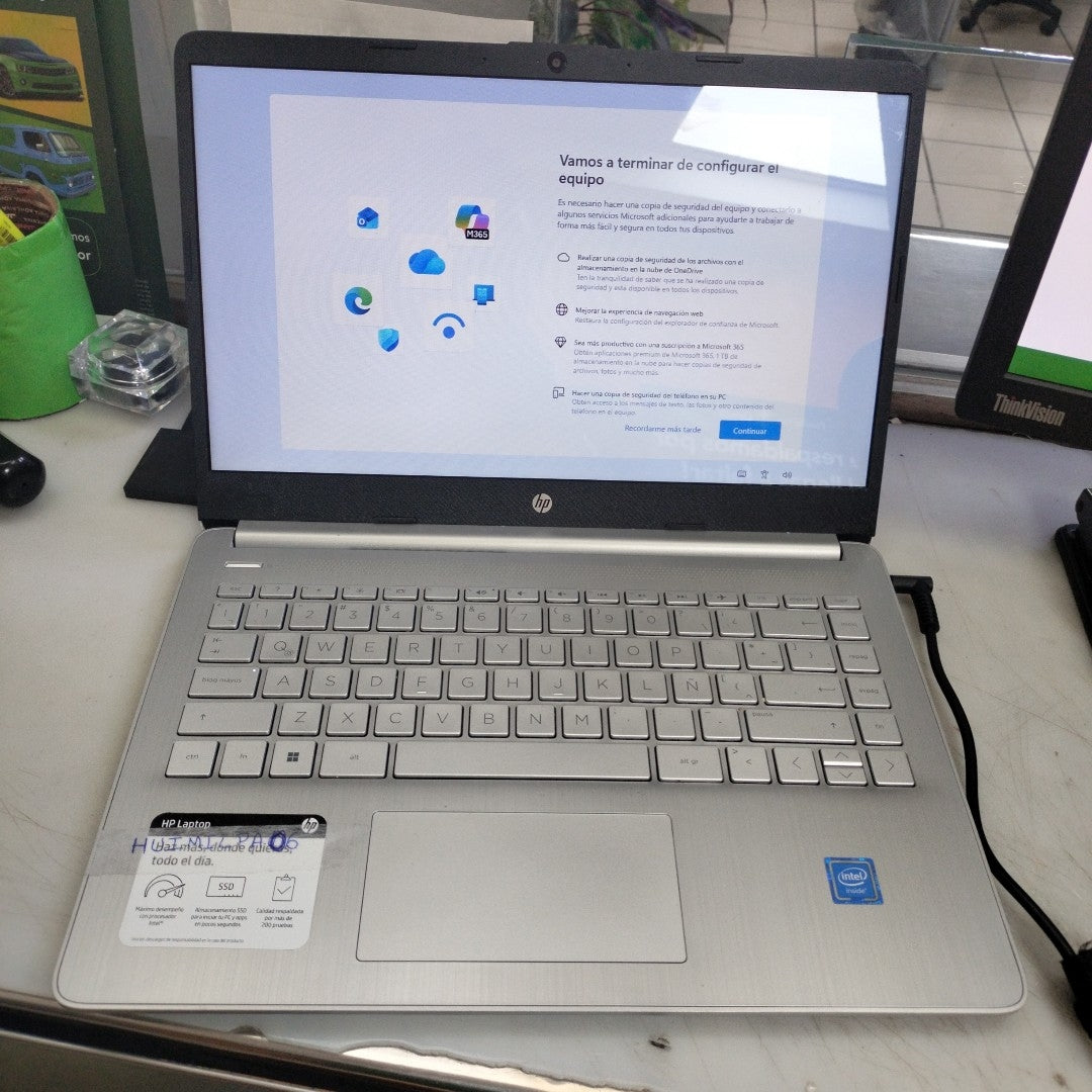 LAPTOP HP 14-DQ0527LA (2024) 256 GB SSD 8 GB RAM (SEMINUEVO)