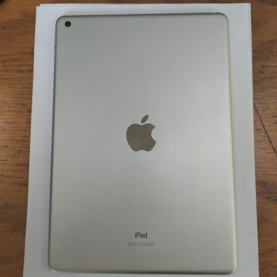 TABLETA APPLE IPAD 9 A2602 256 GB 3 GB RAM (SEMINUEVO)