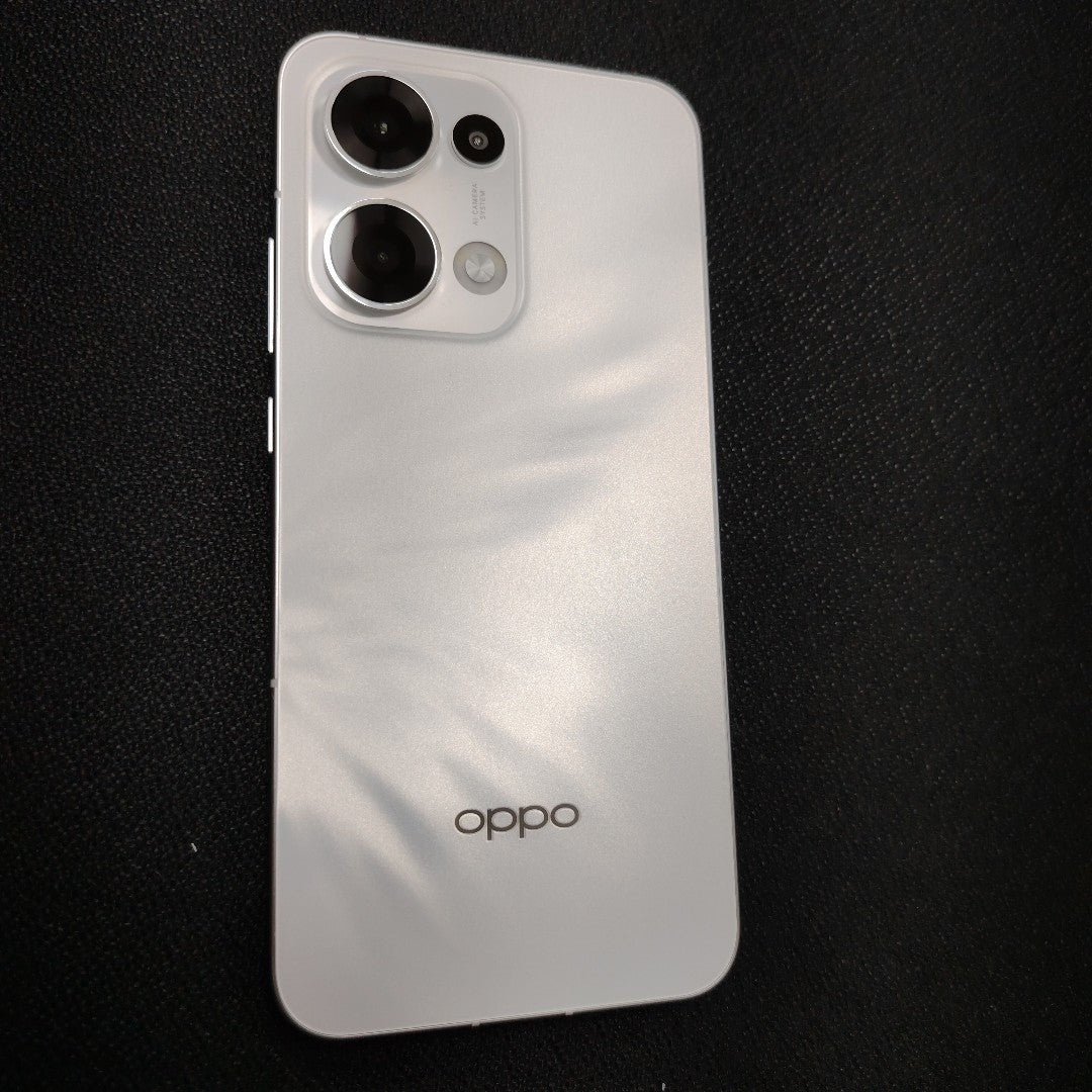 CELULAR OPPO RENO13 5G CPH2689 (2024) 512 GB 12 GB RAM (SEMINUEVO)