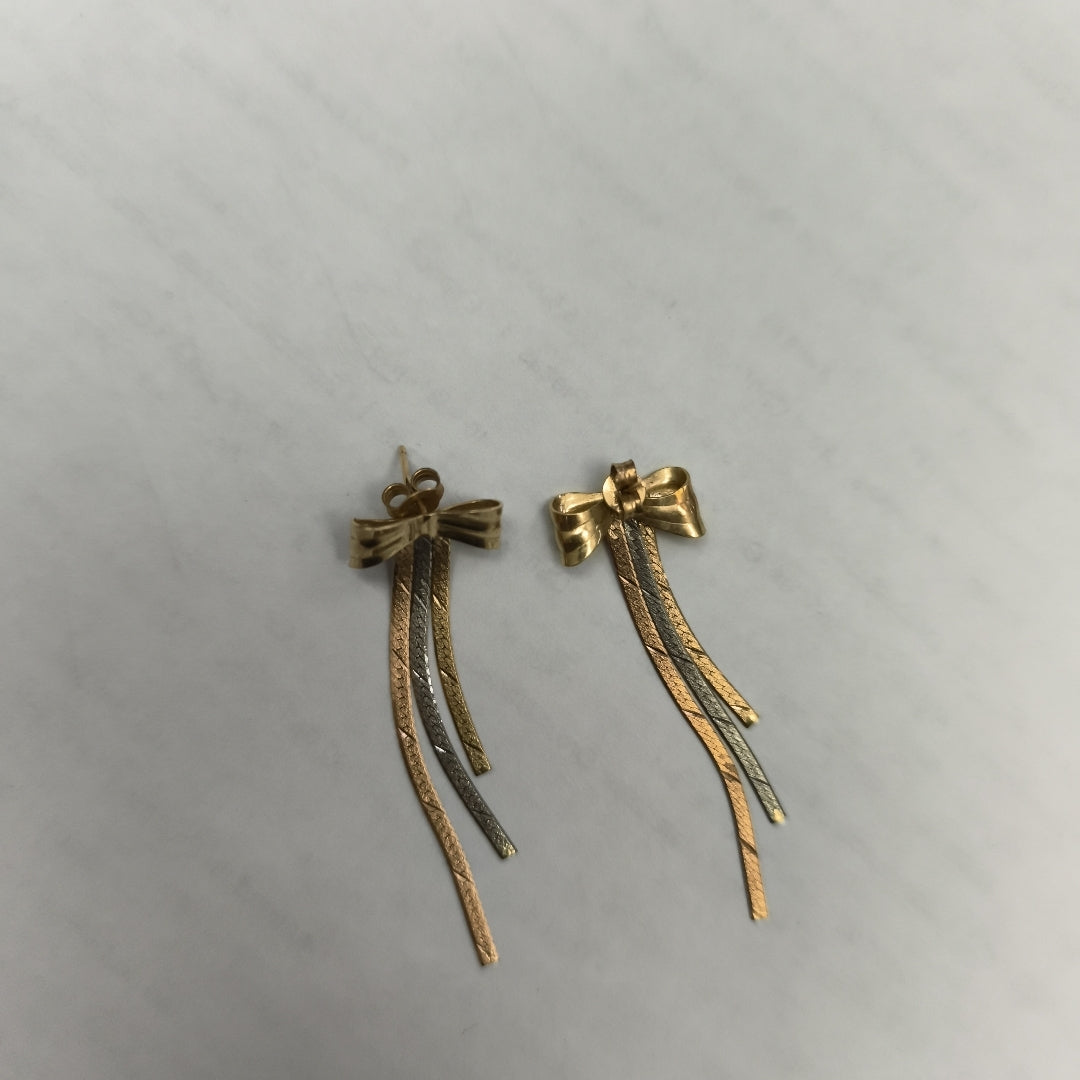 ARETES PAR ORO COMBINADO 14 K 3.4 GRMS (SEMINUEVO)